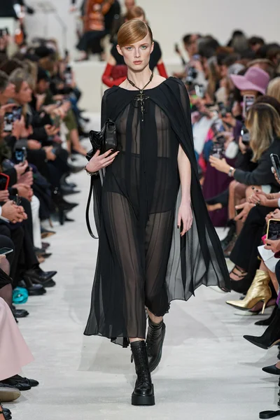 Look 17